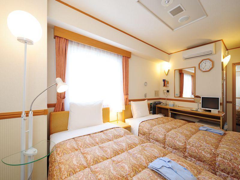 Toyoko Eki Nishi Guchi Hiroba 3* Okayama